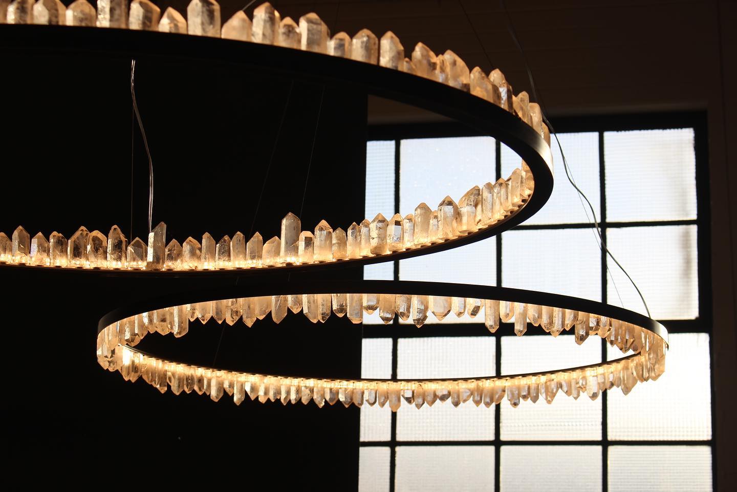 Designer 36 Inch Round Modern Chandelier Brass & Clear Geode Quartz Crystal Hanging Light-Chandelier-Briglighting