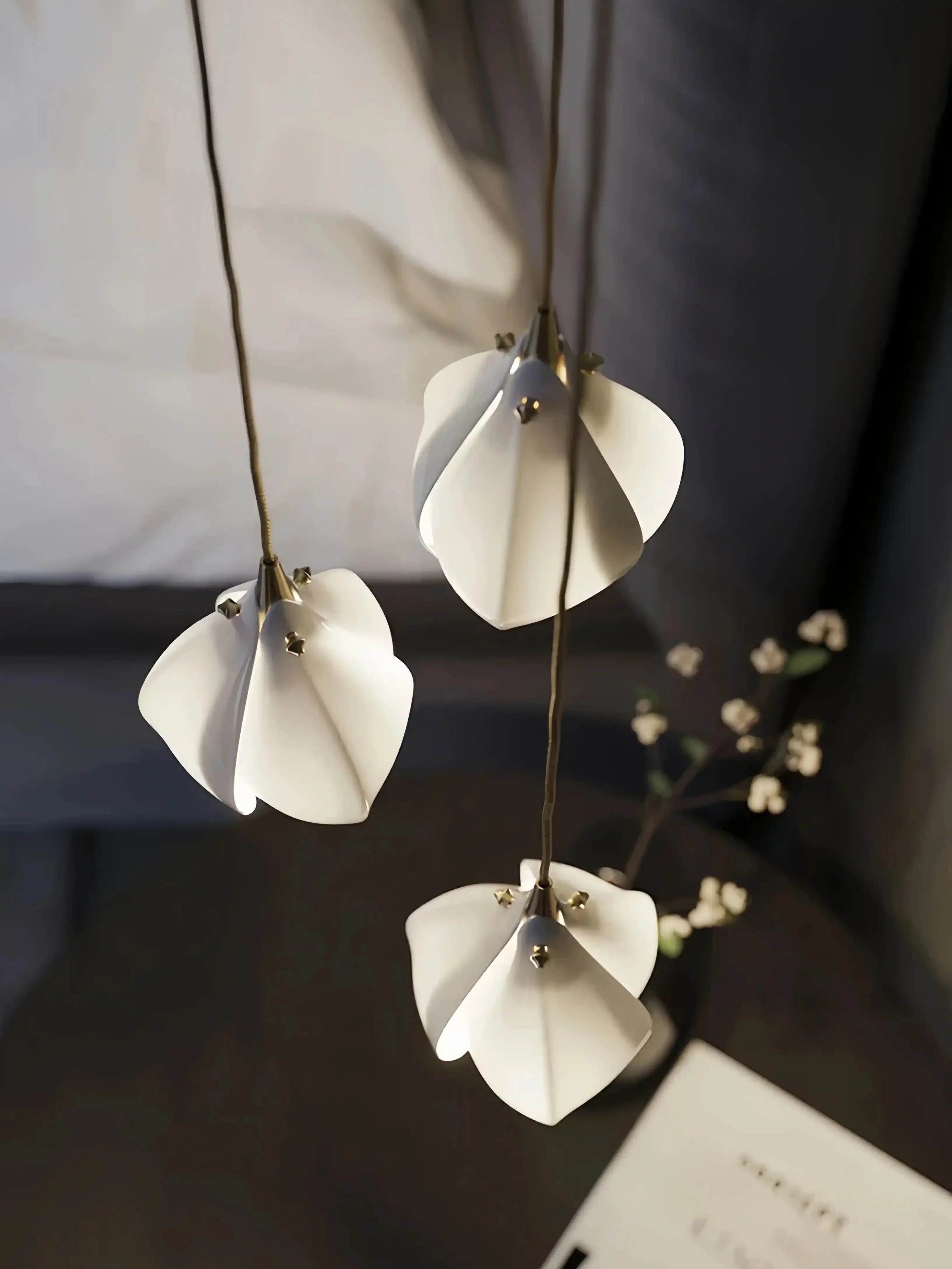 Bloom Chandelier - 26 Lights | Ellipse styleEmitting White LightingBriglighting