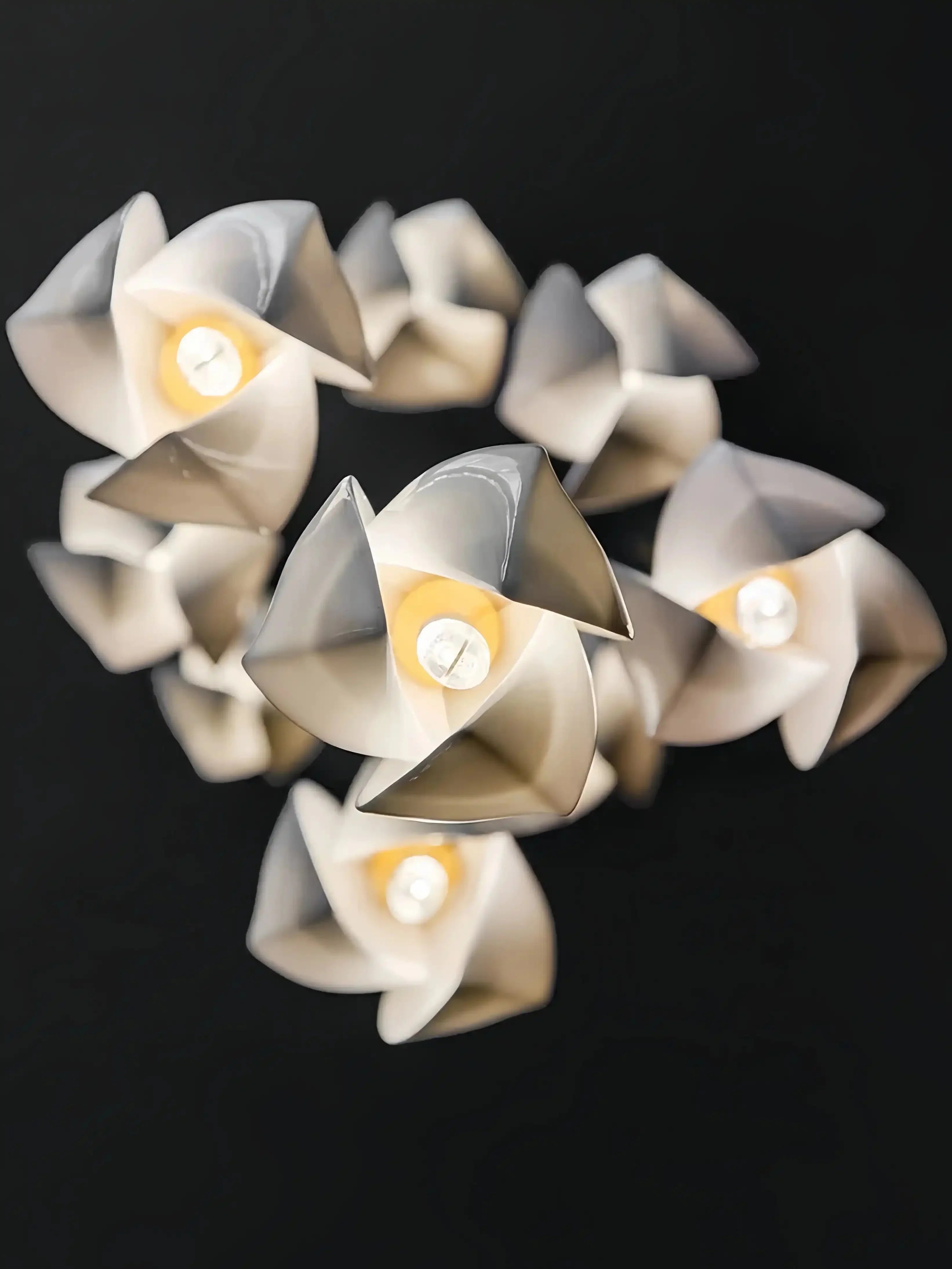 Bloom Chandelier - 26 Lights | Ellipse styleEmitting White LightingBriglighting