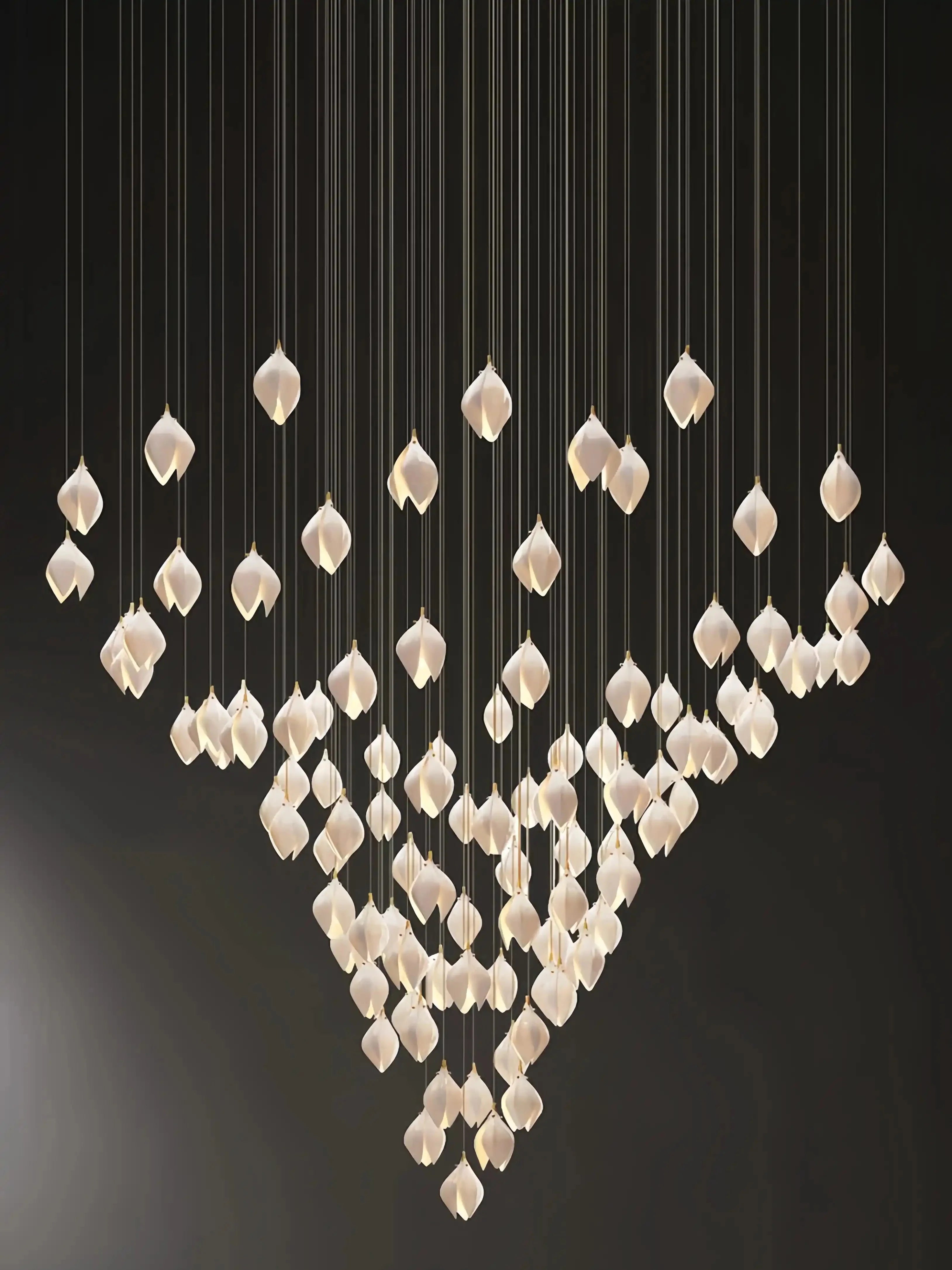 Bloom Chandelier - 26 Lights | Ellipse styleEmitting White LightingBriglighting